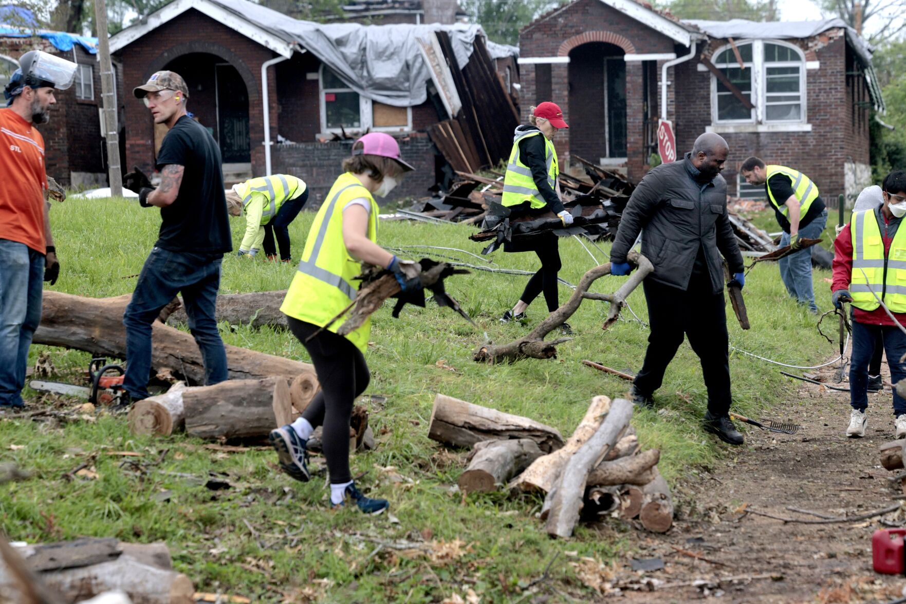 Volunteers canvas neighborhoods in North 51黑料